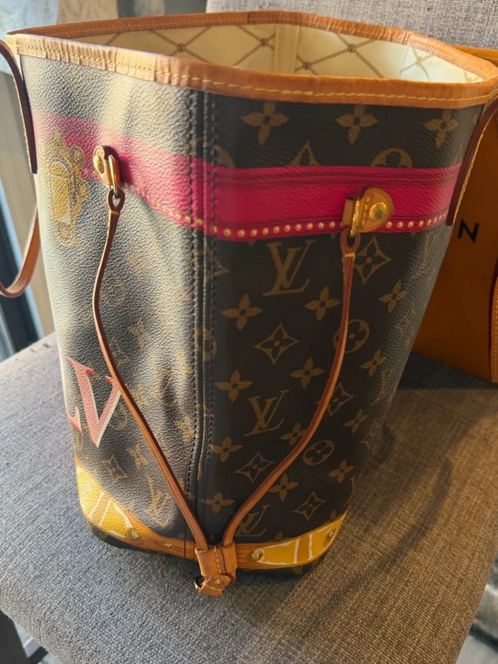 ✨ Authentic Louis Vuitton Neverfull MM – Limited “Summer Trunks” Edition ✨ - Picture 4 of 16